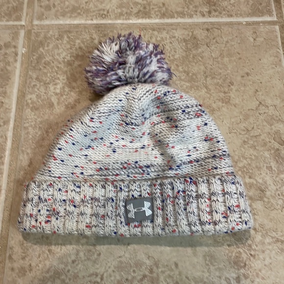 Under Armour Other - Underarmour your beanie cap hat with Pom Pom